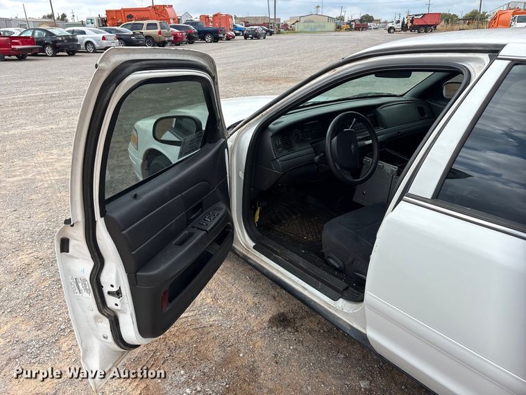 image for item EA7666 2006 Ford Crown Victoria Police Interceptor 