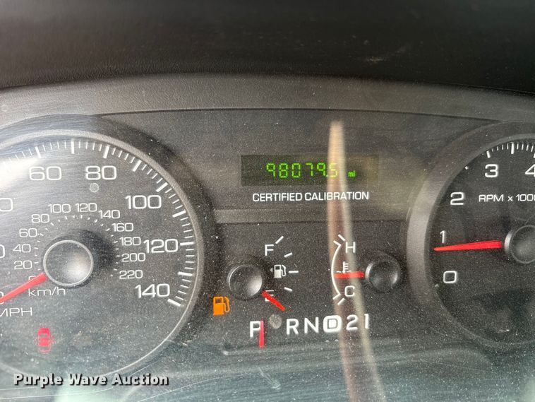 image for item EA7666 2006 Ford Crown Victoria Police Interceptor 