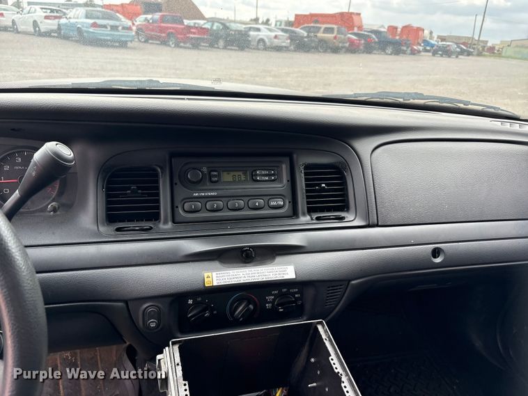 image for item EA7666 2006 Ford Crown Victoria Police Interceptor 