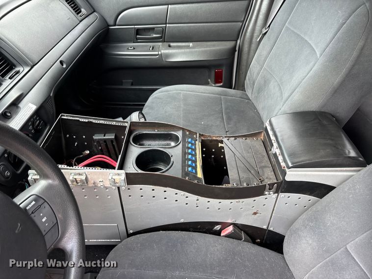 image for item EA7666 2006 Ford Crown Victoria Police Interceptor 