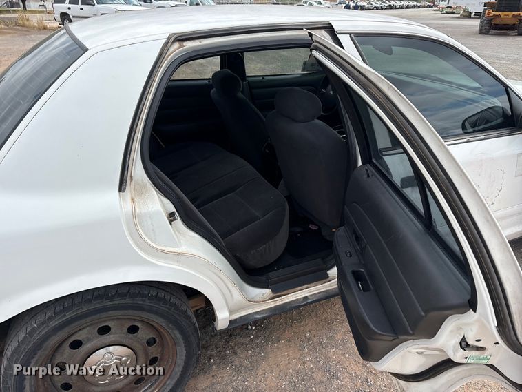 image for item EA7666 2006 Ford Crown Victoria Police Interceptor 