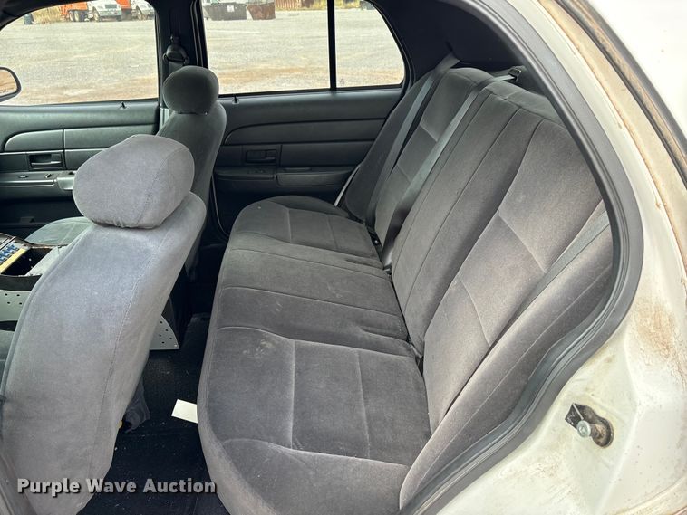 image for item EA7666 2006 Ford Crown Victoria Police Interceptor 