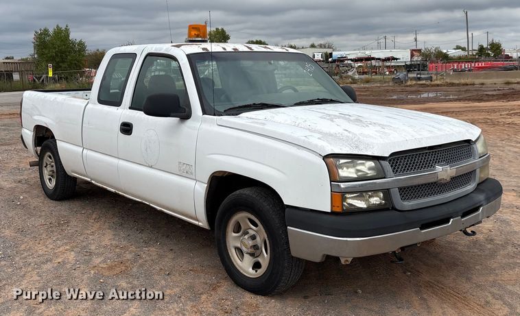 image for item EA7668 2004 Chevrolet Silverado 1500 Ext. Cab pickup truck