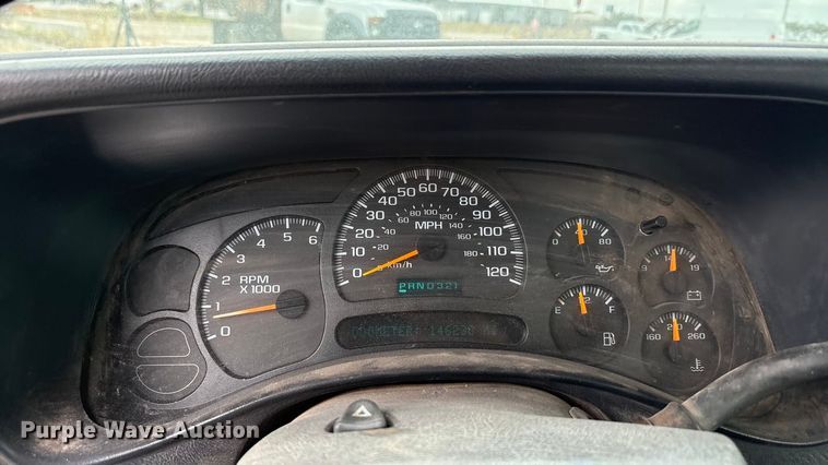 image for item EA7668 2004 Chevrolet Silverado 1500 Ext. Cab pickup truck