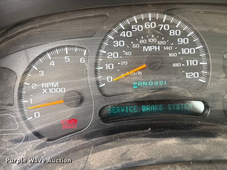 image for item EA7668 2004 Chevrolet Silverado 1500 Ext. Cab pickup truck