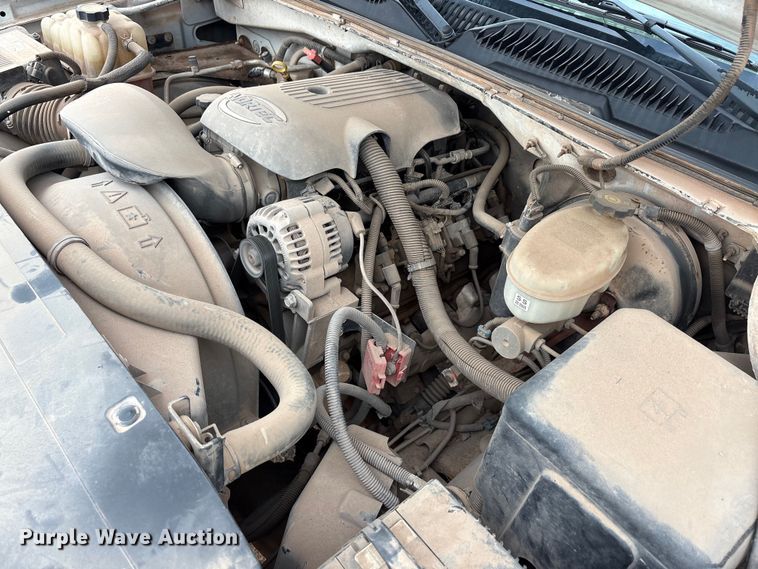 image for item EA7668 2004 Chevrolet Silverado 1500 Ext. Cab pickup truck