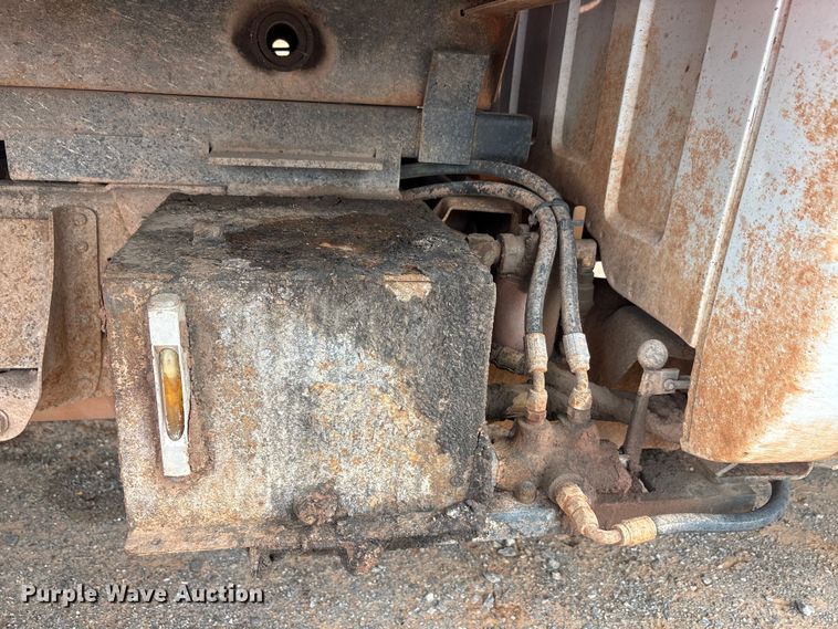 image for item EA7669 1998 Chevrolet C3500 dump bed pickup truck