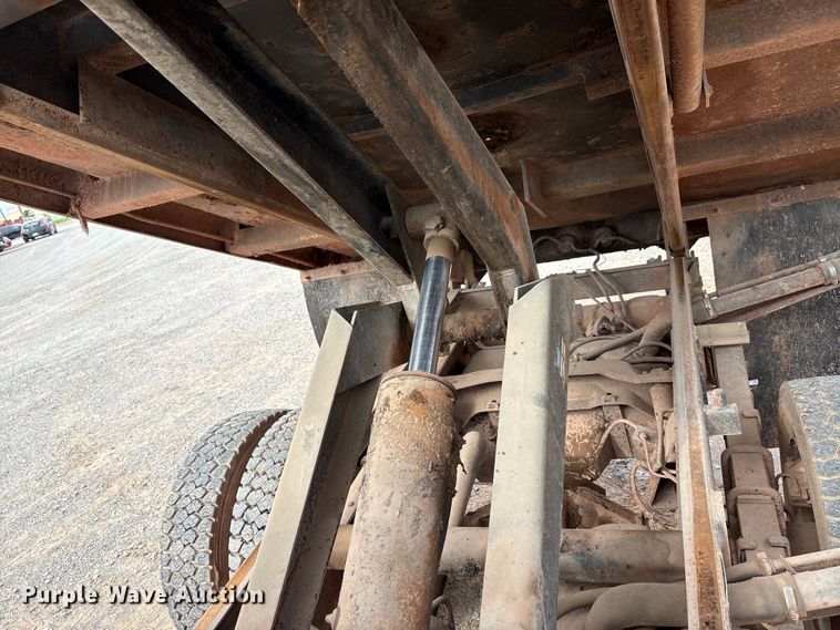 image for item EA7669 1998 Chevrolet C3500 dump bed pickup truck