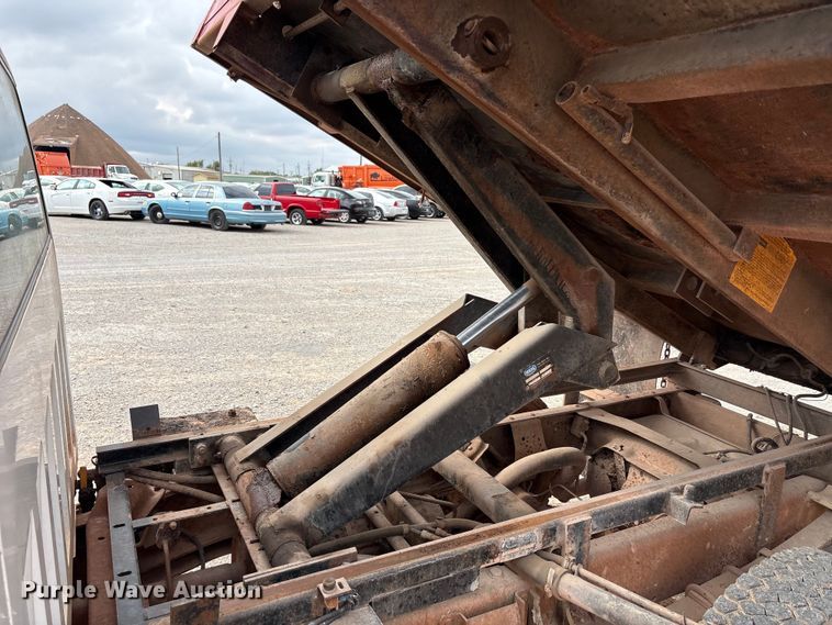 image for item EA7669 1998 Chevrolet C3500 dump bed pickup truck