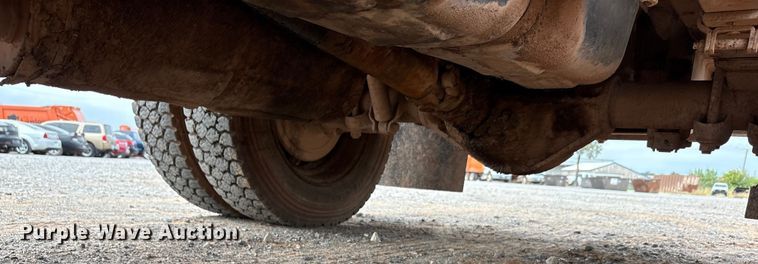 image for item EA7669 1998 Chevrolet C3500 dump bed pickup truck