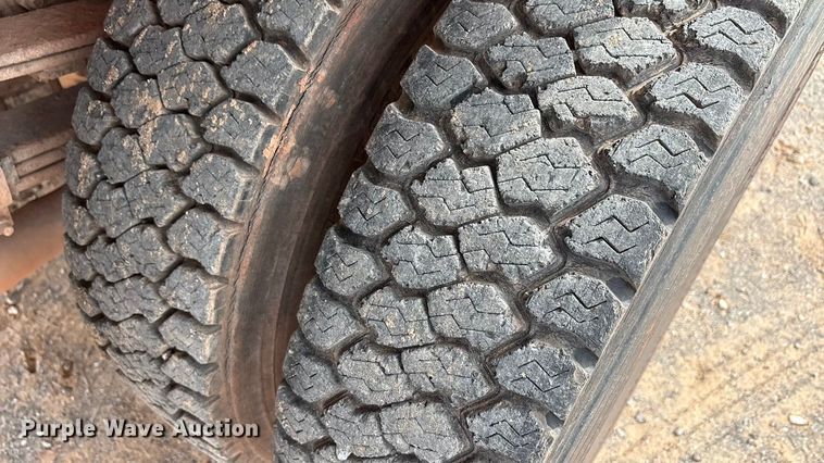 image for item EA7669 1998 Chevrolet C3500 dump bed pickup truck