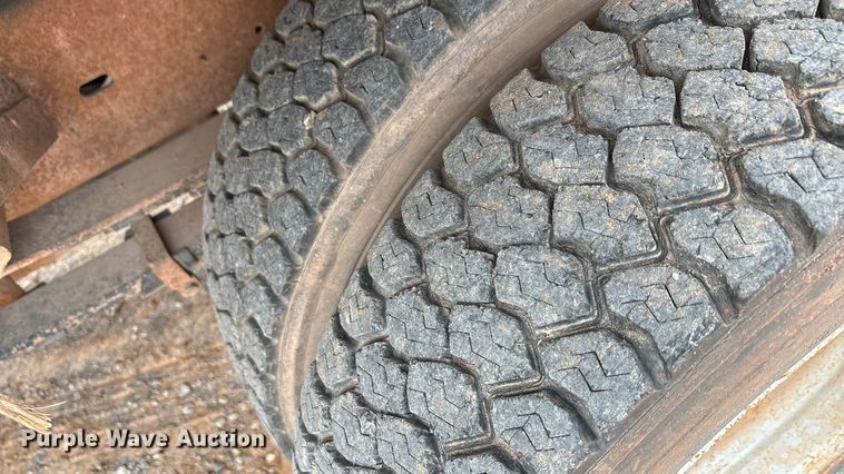 image for item EA7669 1998 Chevrolet C3500 dump bed pickup truck