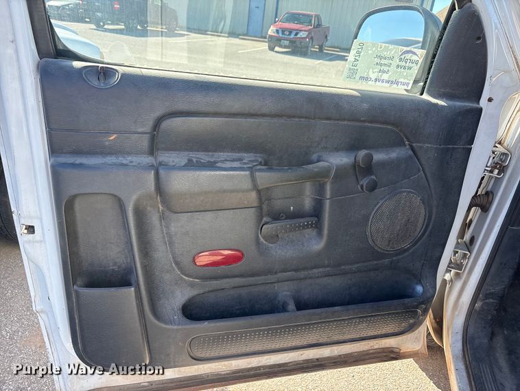 image for item EA7670 2002 Dodge Ram 1500 pickup truck