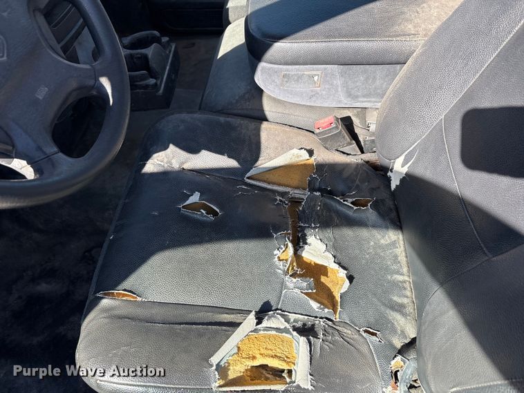 image for item EA7670 2002 Dodge Ram 1500 pickup truck