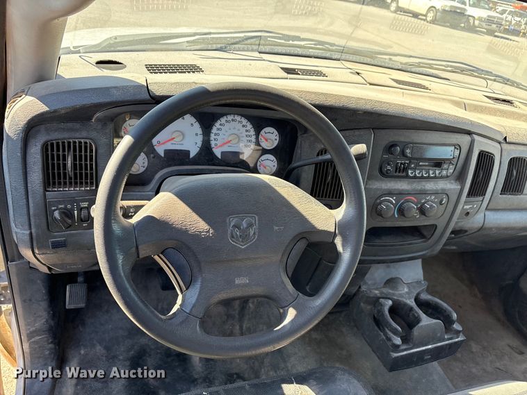 image for item EA7670 2002 Dodge Ram 1500 pickup truck