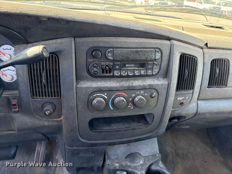 image for item EA7670 2002 Dodge Ram 1500 pickup truck