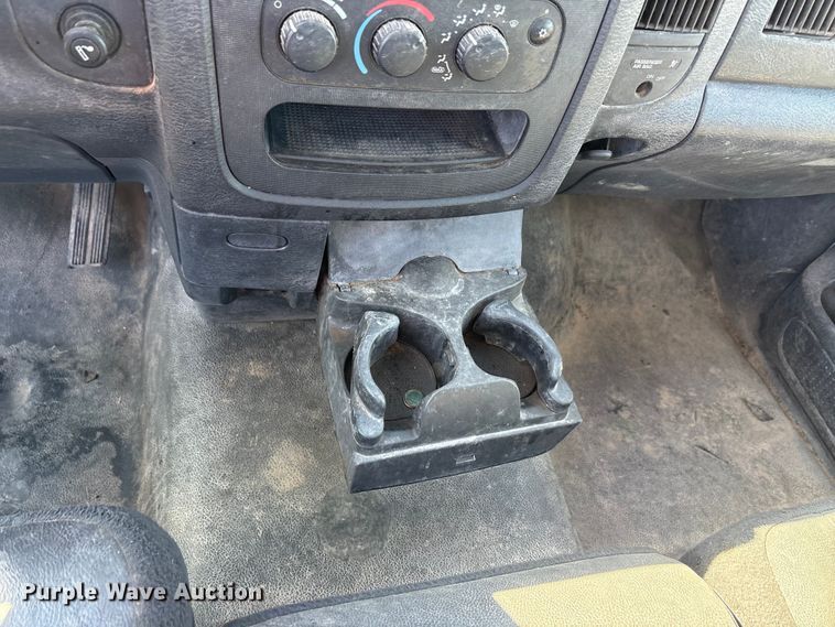 image for item EA7670 2002 Dodge Ram 1500 pickup truck