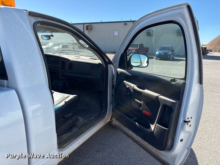 image for item EA7670 2002 Dodge Ram 1500 pickup truck