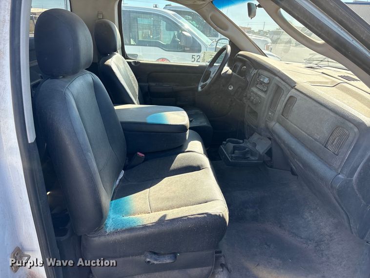 image for item EA7670 2002 Dodge Ram 1500 pickup truck