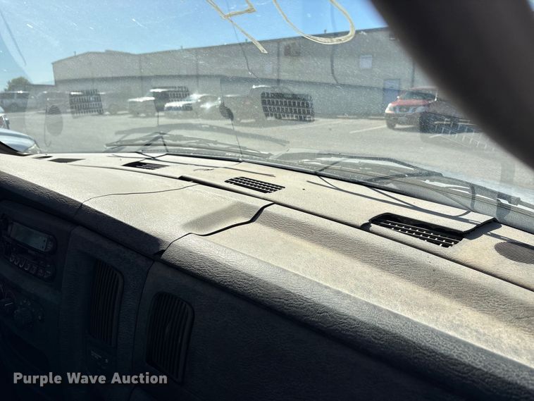 image for item EA7670 2002 Dodge Ram 1500 pickup truck