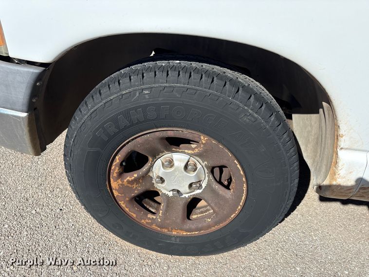 image for item EA7670 2002 Dodge Ram 1500 pickup truck