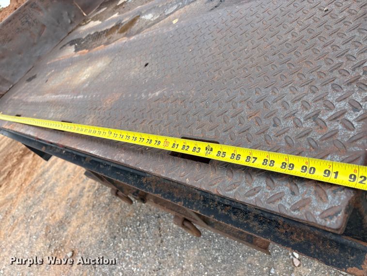 image for item EA7671 2009 Ford F450 Super Duty dump flatbed truck