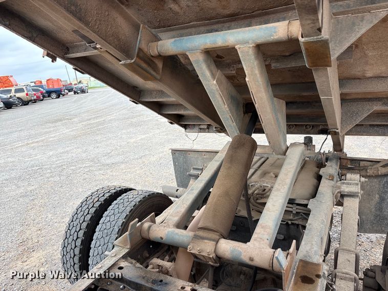 image for item EA7671 2009 Ford F450 Super Duty dump flatbed truck