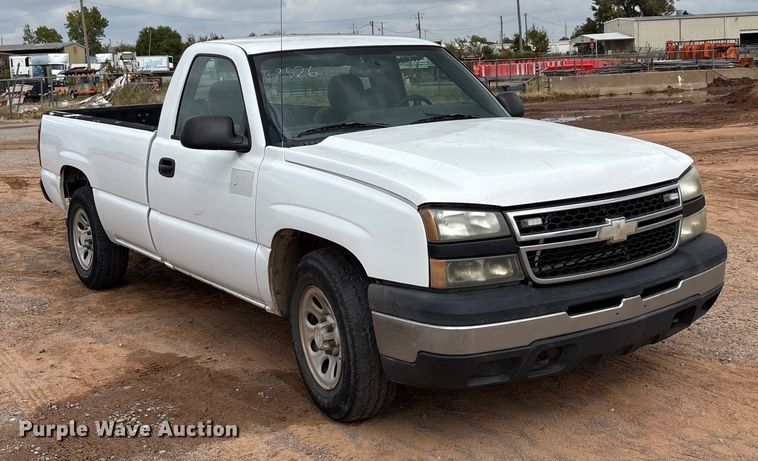 image for item EA7672 2006 Chevrolet Silverado 1500 pickup truck