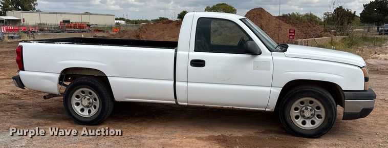 image for item EA7672 2006 Chevrolet Silverado 1500 pickup truck