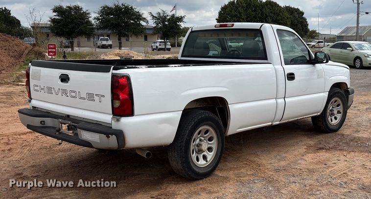 image for item EA7672 2006 Chevrolet Silverado 1500 pickup truck