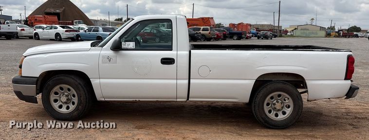 image for item EA7672 2006 Chevrolet Silverado 1500 pickup truck