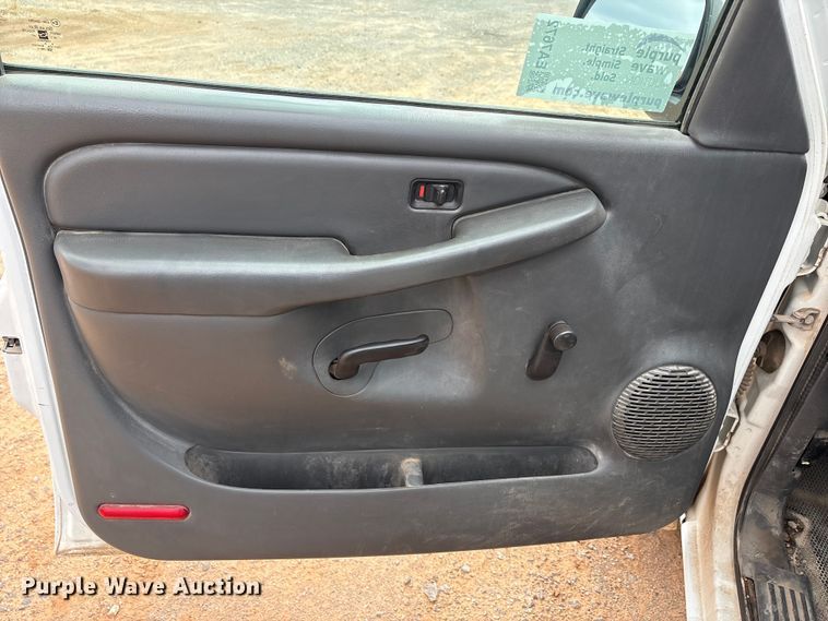 image for item EA7672 2006 Chevrolet Silverado 1500 pickup truck