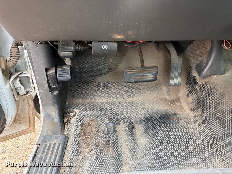 image for item EA7672 2006 Chevrolet Silverado 1500 pickup truck