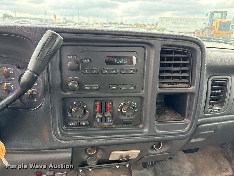 image for item EA7672 2006 Chevrolet Silverado 1500 pickup truck