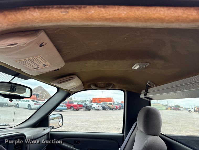 image for item EA7672 2006 Chevrolet Silverado 1500 pickup truck