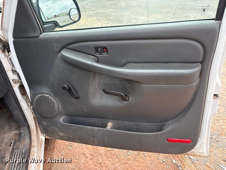 image for item EA7672 2006 Chevrolet Silverado 1500 pickup truck