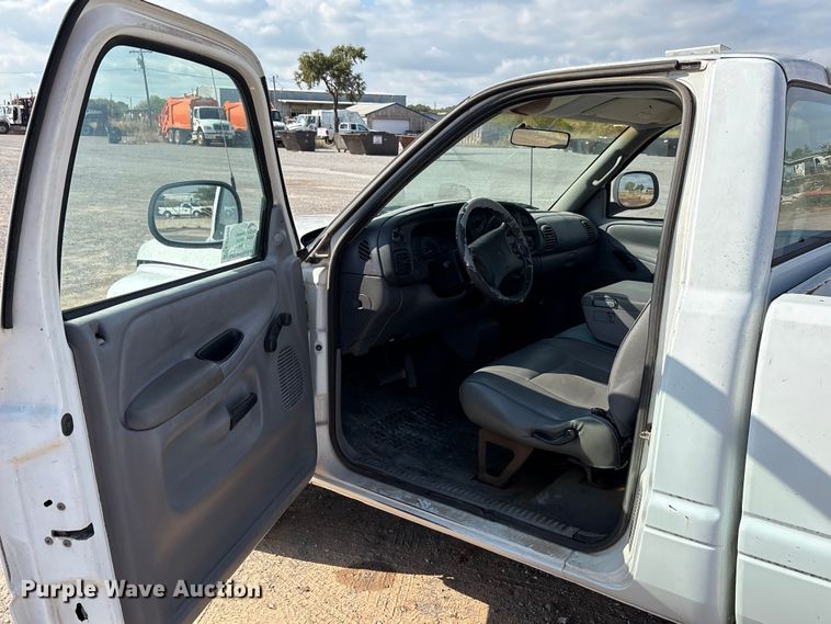 image for item EA7686 1998 Dodge Ram 1500 pickup truck
