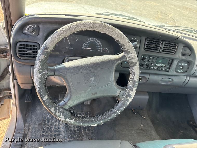 image for item EA7686 1998 Dodge Ram 1500 pickup truck