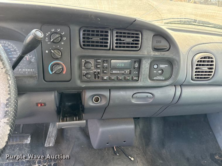 image for item EA7686 1998 Dodge Ram 1500 pickup truck