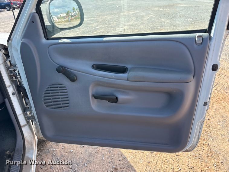 image for item EA7686 1998 Dodge Ram 1500 pickup truck