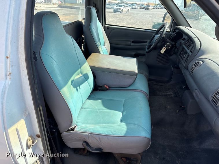 image for item EA7686 1998 Dodge Ram 1500 pickup truck