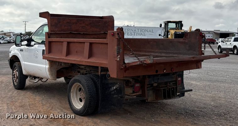 image for item EA7695 2003 Ford F450 Super Duty dump truck