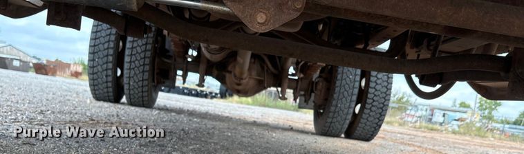 image for item EA7695 2003 Ford F450 Super Duty dump truck