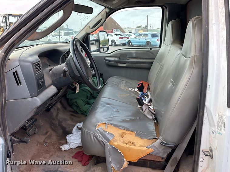 image for item EA7695 2003 Ford F450 Super Duty dump truck