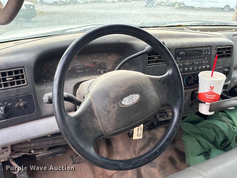 image for item EA7695 2003 Ford F450 Super Duty dump truck