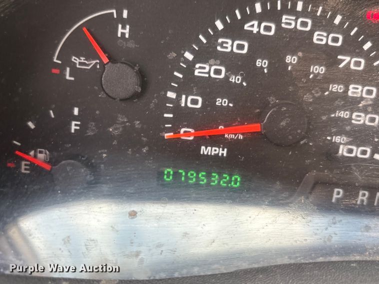 image for item EA7695 2003 Ford F450 Super Duty dump truck