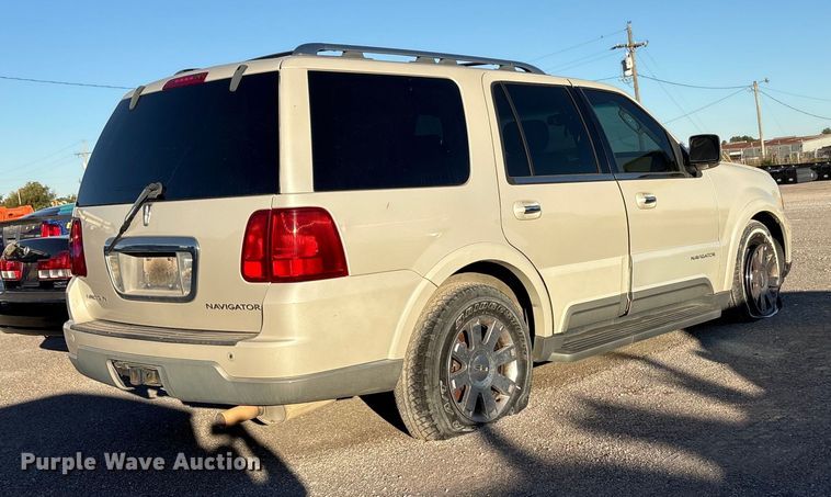 image for item EA7696 2004 Lincoln Navigator SUV