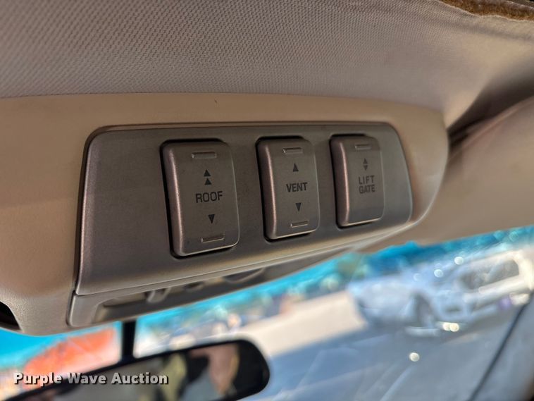 image for item EA7696 2004 Lincoln Navigator SUV