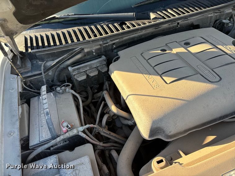 image for item EA7696 2004 Lincoln Navigator SUV