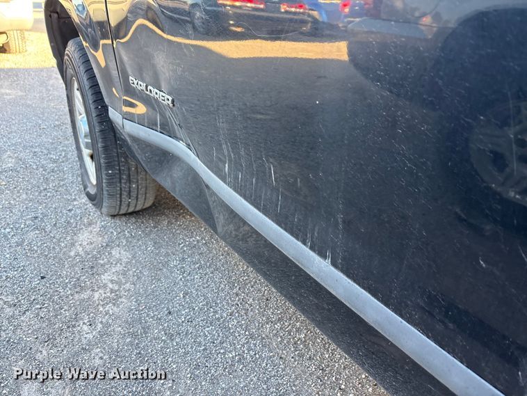 image for item EA7697 2004 Ford Explorer SUV